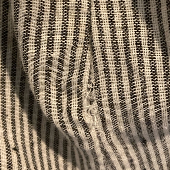 Unique RD Koko Puffy Sleeved Embroidered Top - Size S - Picture 7 of 9